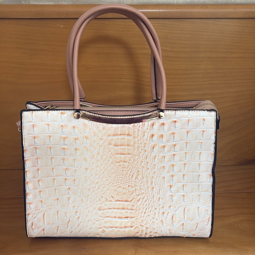 Chic Tan Faux Crocodile-Embossed Shoulder Peach Mauve Gold Hardware Bag NWOT